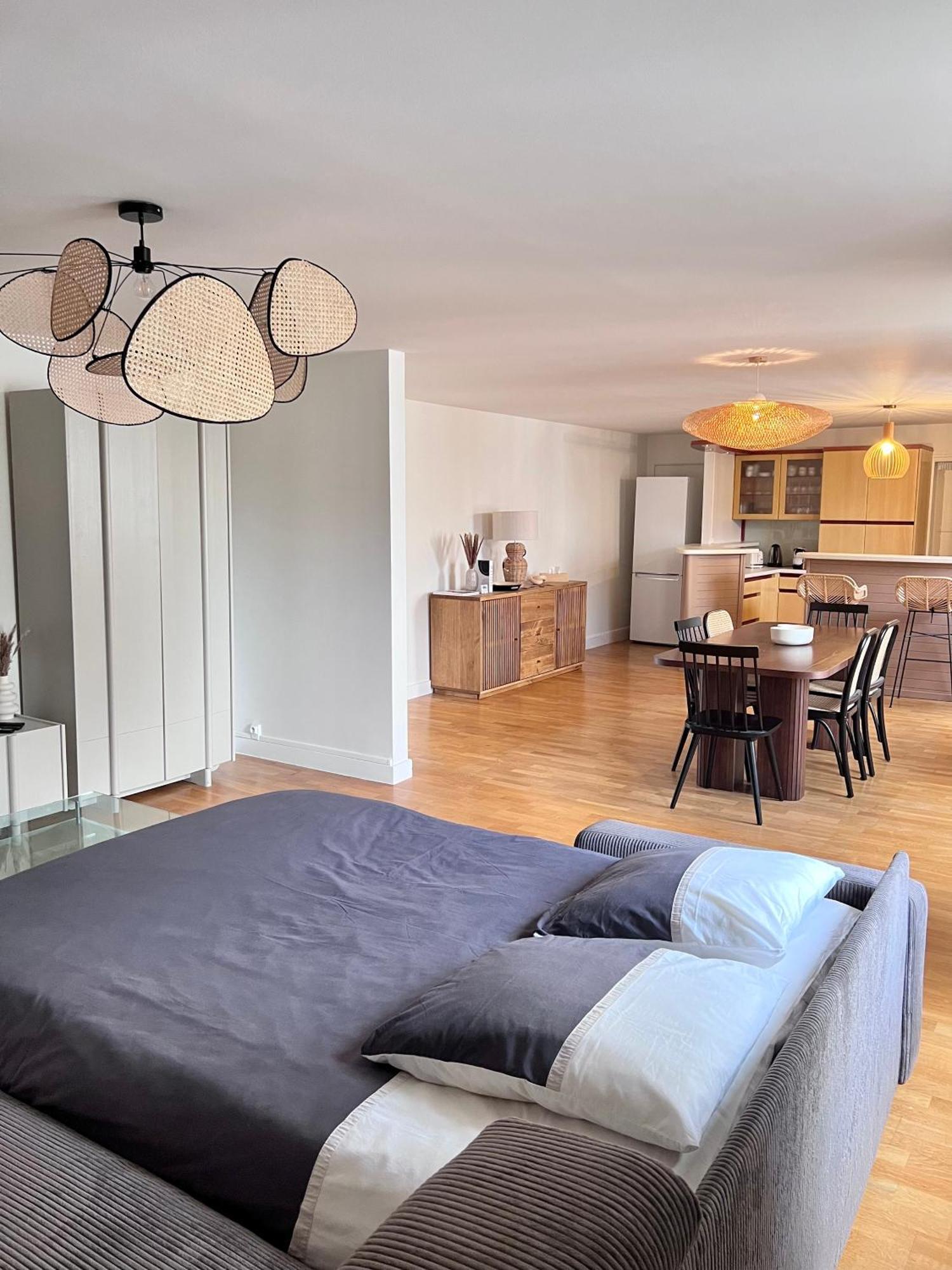 Grand Appartement Ultra Moderne Plein Centre, Plage A Pieds, Avec Parking كونكارنو المظهر الخارجي الصورة