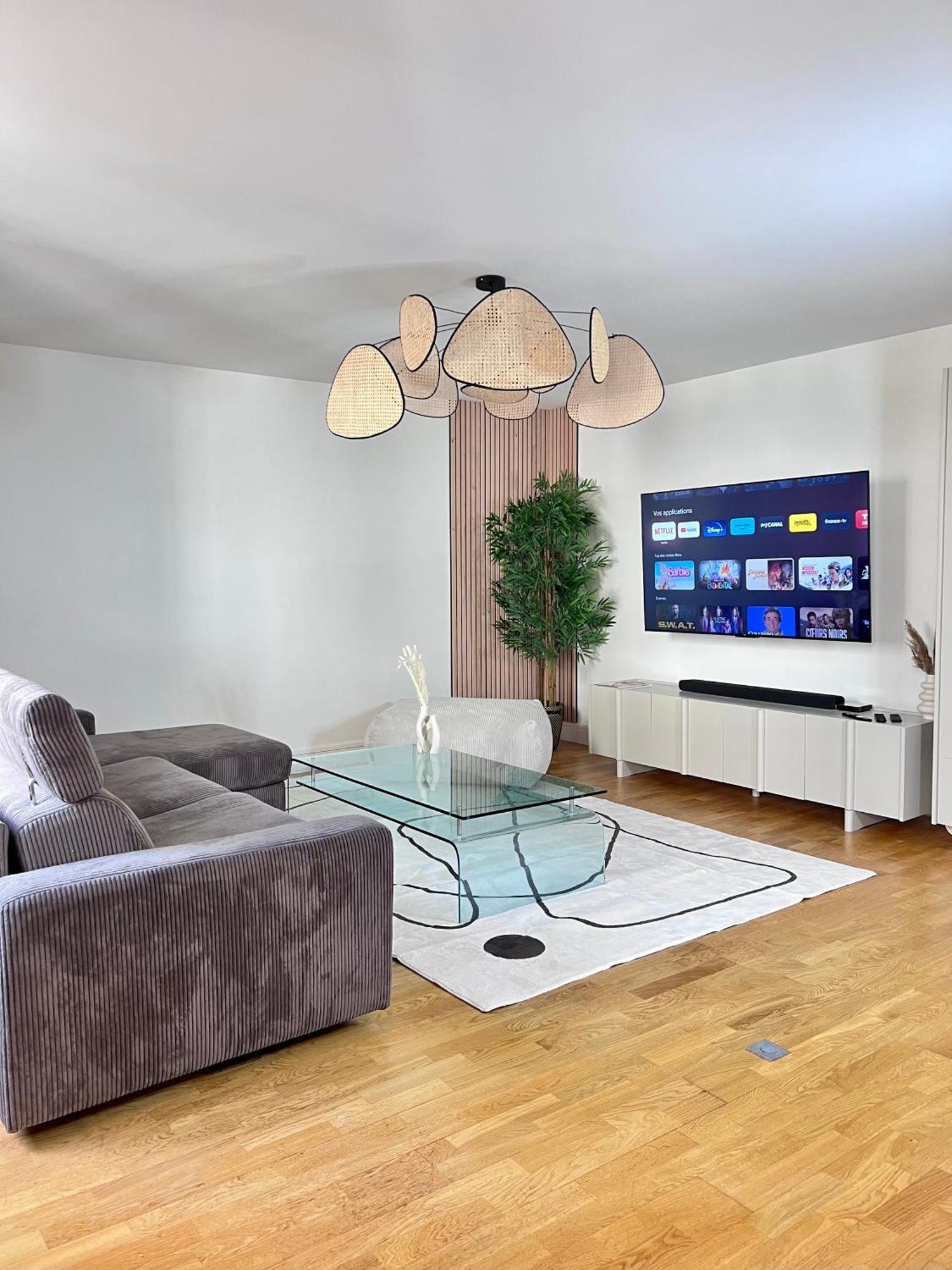 Grand Appartement Ultra Moderne Plein Centre, Plage A Pieds, Avec Parking كونكارنو المظهر الخارجي الصورة