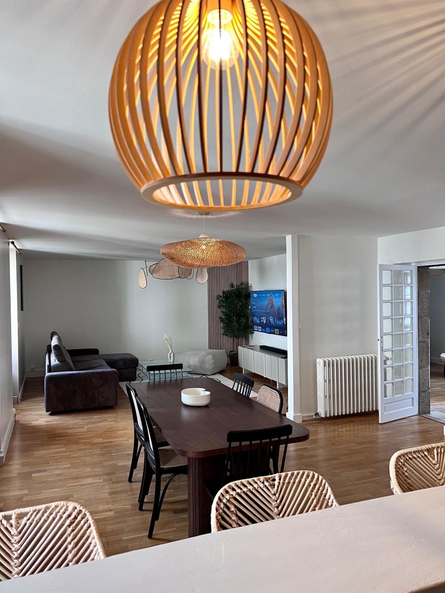 Grand Appartement Ultra Moderne Plein Centre, Plage A Pieds, Avec Parking كونكارنو المظهر الخارجي الصورة